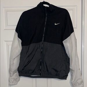 Nike Men's Black and Gray Windbreaker